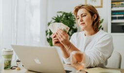 Publicado el salario mínimo interprofesional (SMI) para 2023