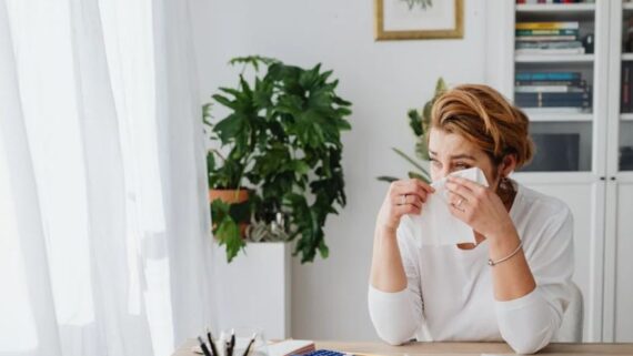 Empresaria llora porque le han pasado la deuda otra persona